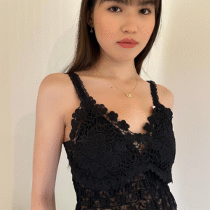 Crop-Top mit Rüschen-Schwarz