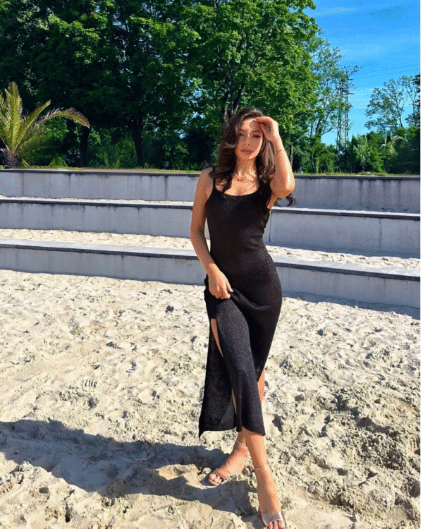 Rückenfreies Glitzerkleid mit Schlitz-Schwarz