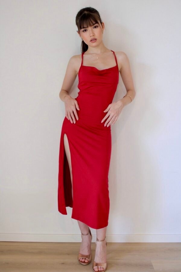 Rotes, figurbetontes Kleid mit Rückenausschnitt – Bild 2