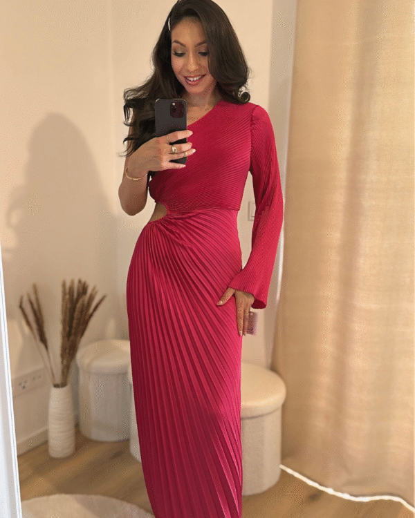 Assymetrisches plissiertes Satin-Abendkleid mit einem langen Ärmel-pink