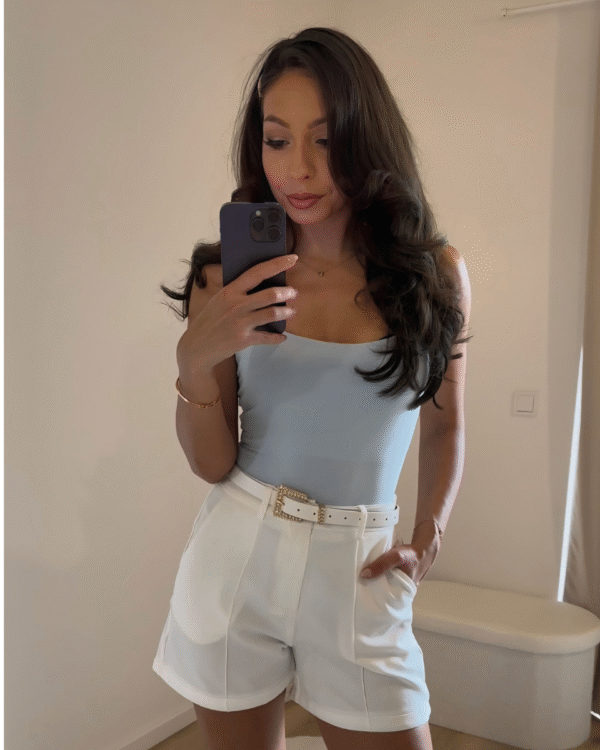 "Premium Stretch-Shorts mit Gürtel"-Weiss